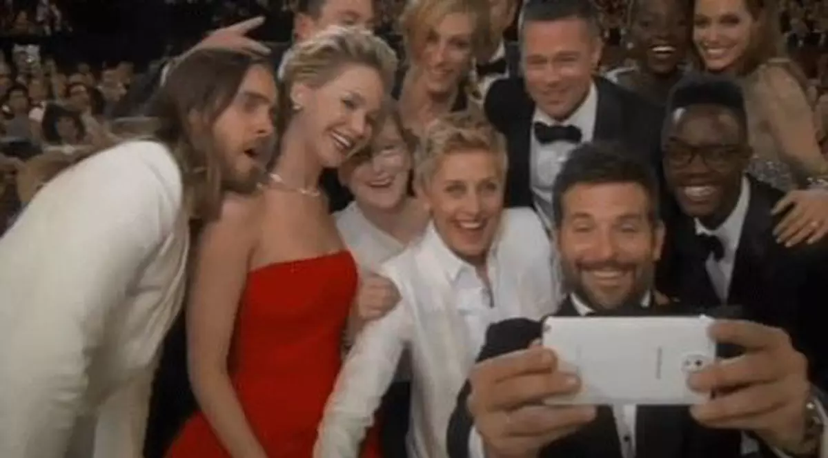 ADEVĂRUL din spatele CELEI MAI POPULARE FOTOGRAFII de la OSCAR 2014