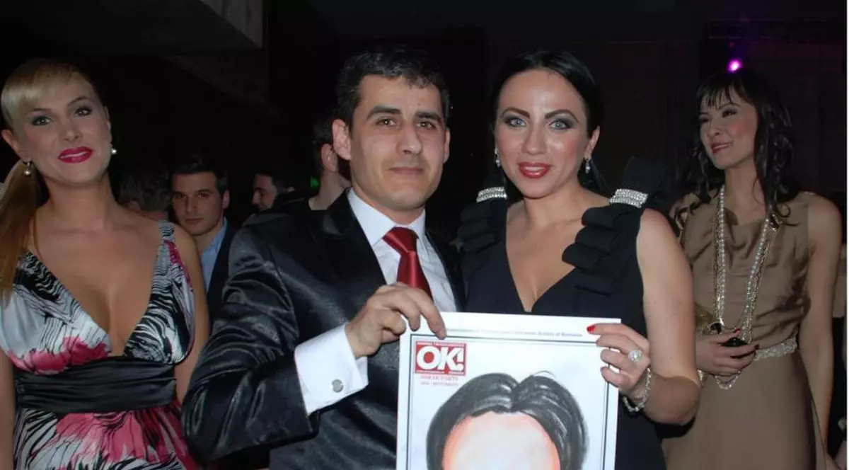 Caricaturistul vedetelor vrea să se însoare cu Rocsana Marcu! 