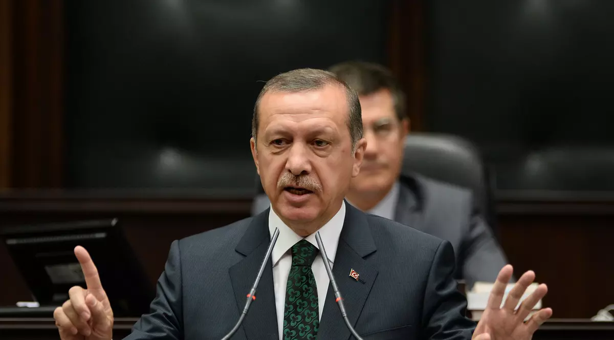 Turcii, PUŞI LA POST de Facebook şi YouTube! DECIZIE FĂRĂ PRECEDENT a premierului de la Ankara