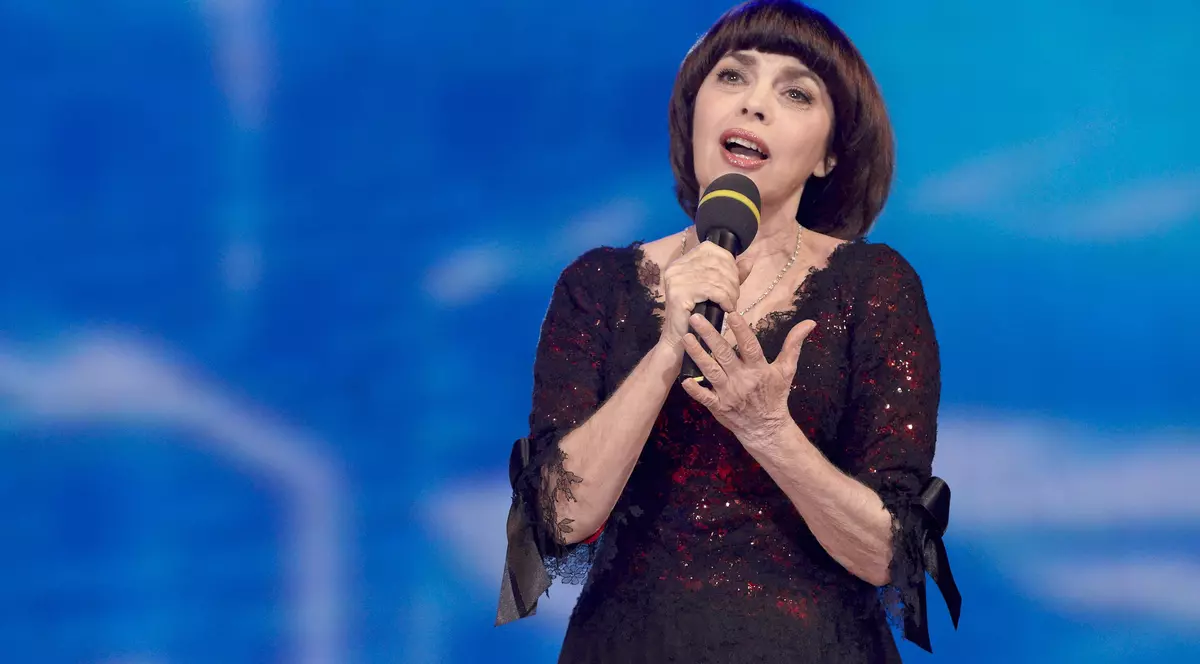 Mireille Mathieu, PRETENŢII DE DIVĂ pentru CONCERTUL din Bucureşti | VIDEO