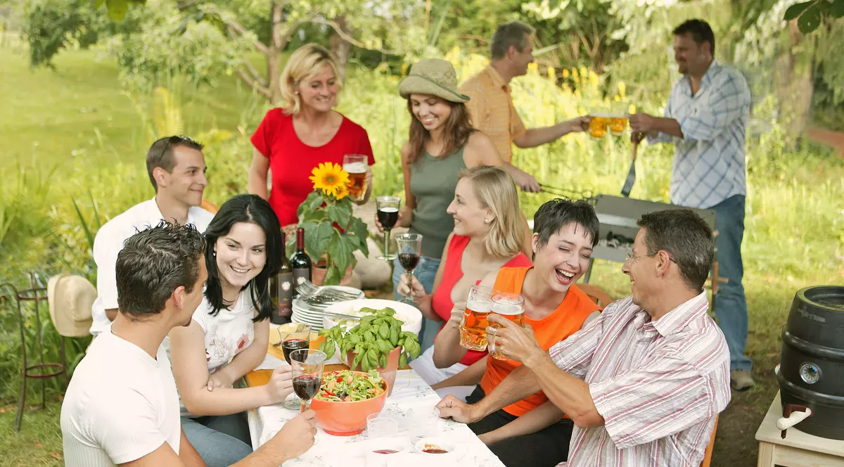 Fericirea are ZIUA EI. Iată cine este AMBASADORUL FERICIRII şi care este PIESA CE SE VA AUZI peste tot timp de 13 zile | VIDEO