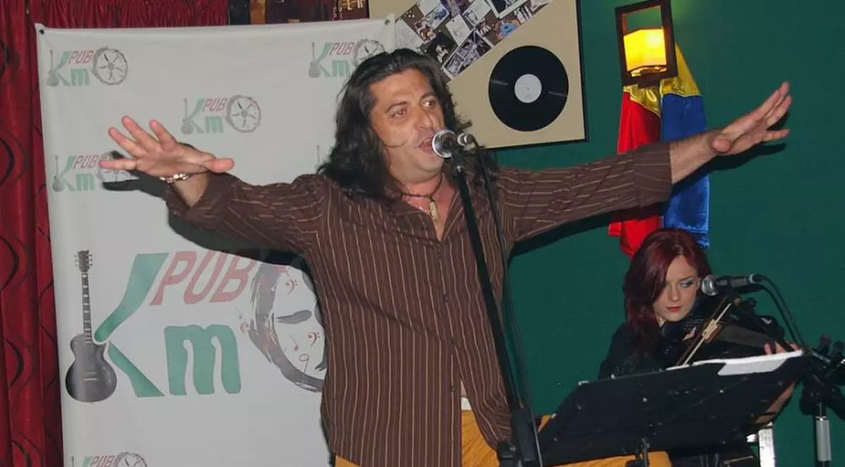 Solistul trupei Krypton, Gabi ''Guriţă'' Nicolau, continuă să cânte şi....''scos din priză'', într-un nou PROIECT