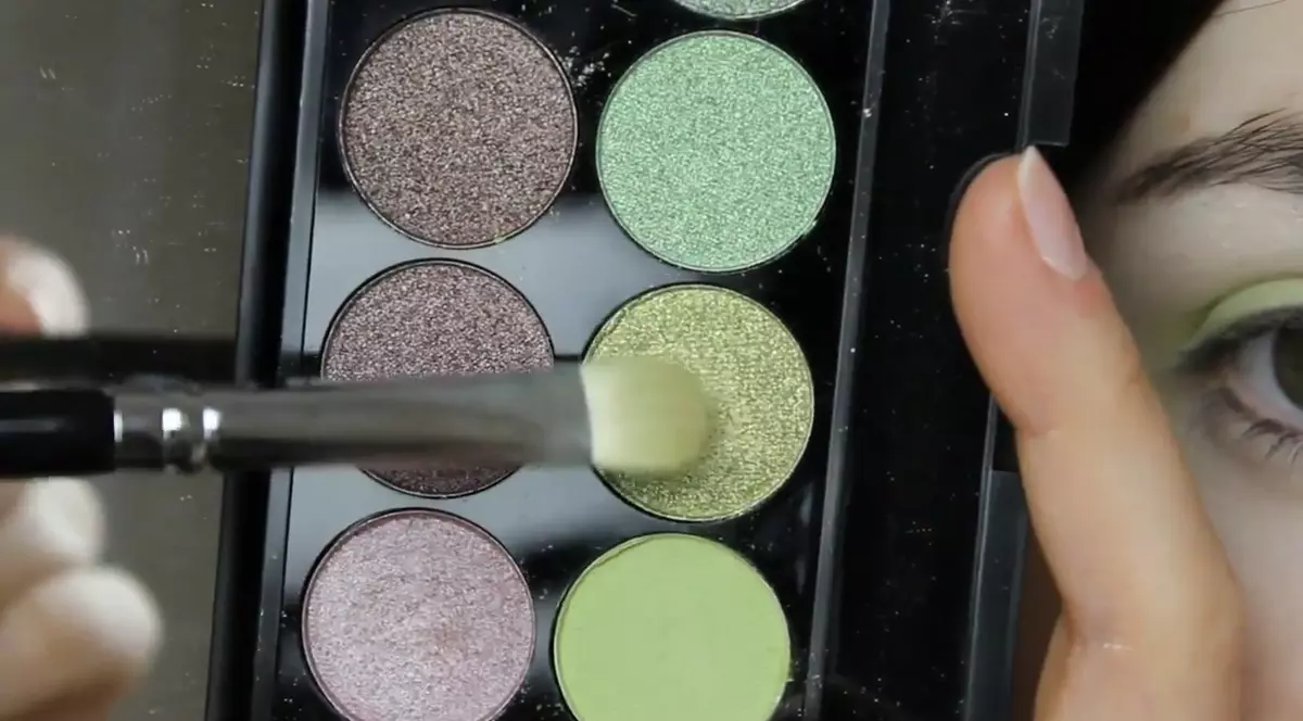 5 trucuri pentru un machiaj de primăvară rapid şi uşor