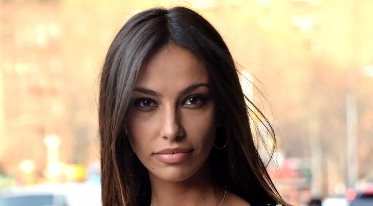 SENZAŢIE! MĂDĂLINA GHENEA, apariţie de zile mari la NEW YORK! | FOTO