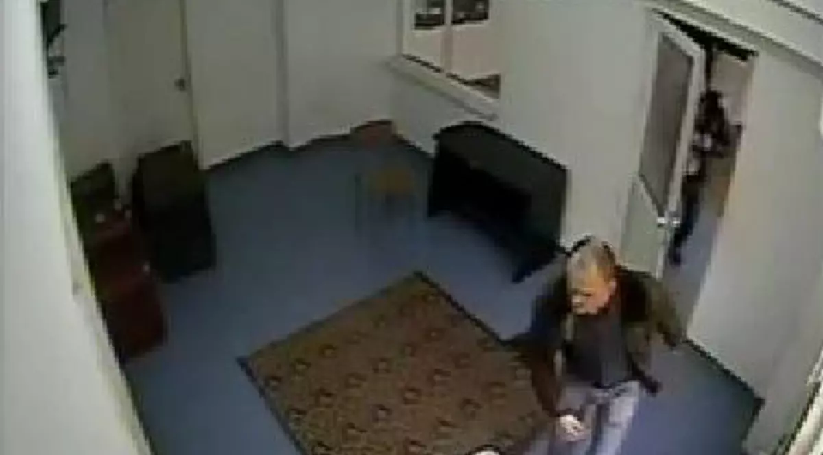 INIMAGINABIL! Minoră BĂTUTĂ CRUNT de ŞEFUL POLIŢIEI PIATRA NEAMŢ | VIDEO