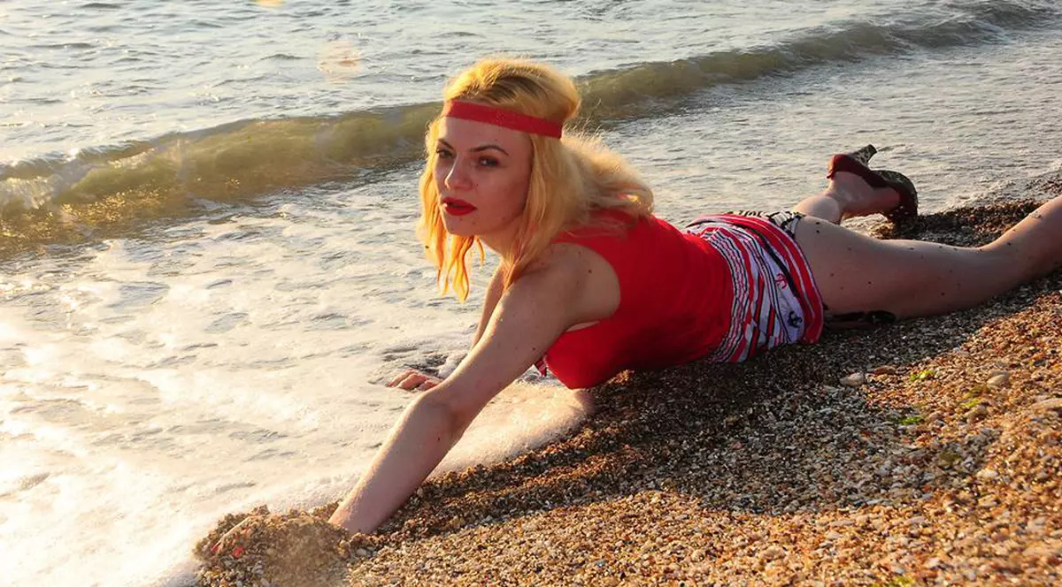 Rouge, vedetă în Chile şi Malaysia