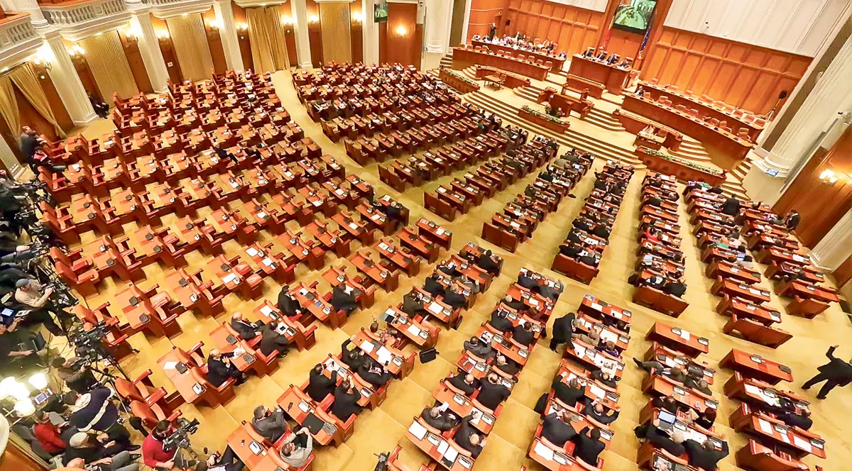 Parlamentarii sunt în vacanţă pe banii noştri! Aceştia vor încasa 5,5 milioane de lei pentru a merge în campania electorală