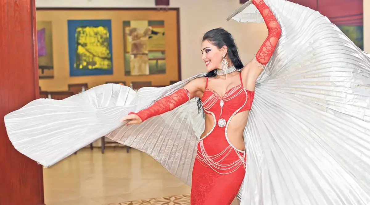 ŞOCANT! Un prieten al dansatoarei Mihaela Tucă: «Stăteam neputincios şi mă uitam cum arde»