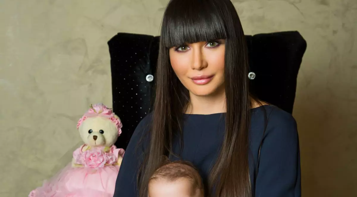 EBA, primul Paşte ALĂTURI DE FETIŢA ei. Sofia Anais ŞTIE CE VREA  | FOTO