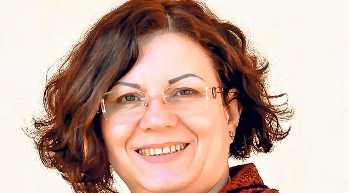 EROII ANONIMI AI ROMÂNIEI! EA e îngerul fetiţelor abuzate sexual! Lorena Rusovan face minuni pentru sufletele distruse | FOTO