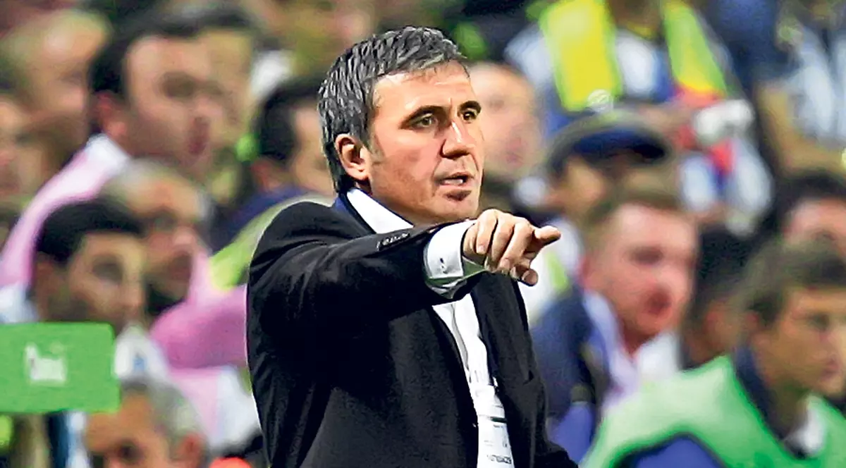 Hagi vrea DIN NOU pe bancă! 