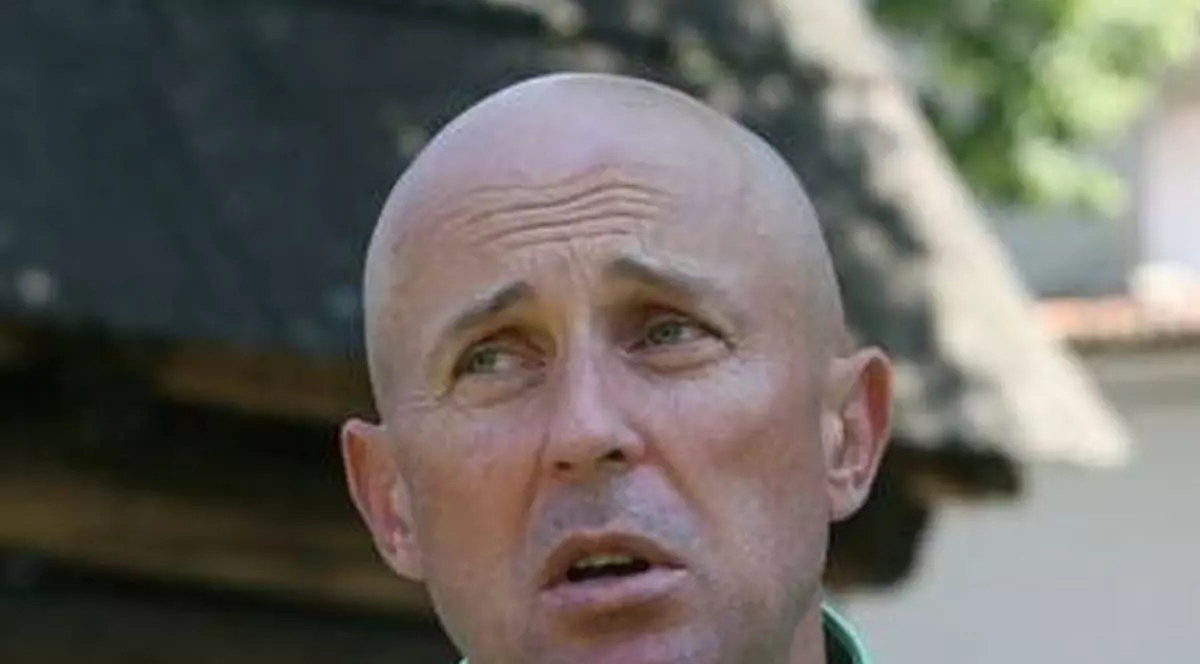 Mugur Mihăescu, FOC ŞI PARĂ pe PAPARAZZI