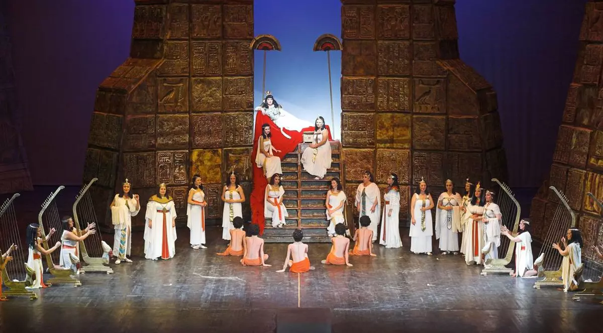 Dirijorul Friedrich Pfeiffer, la pupitrul Operei Naţionale Bucureşti