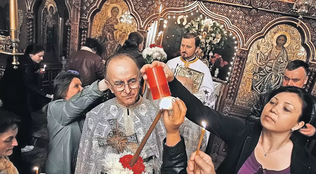 Dorinţa pusă în noaptea Învierii se împlineşte! Condiţia este să o spui după primul «Hristos a înviat!» rostit de preot