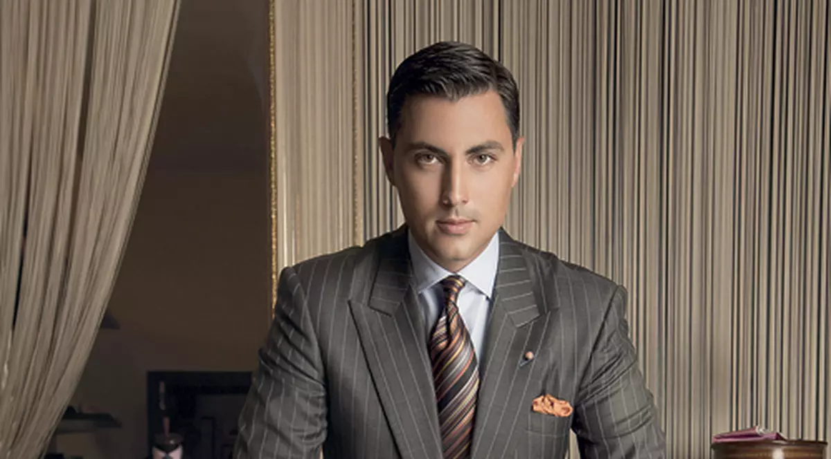 Alexandru Ciucu – “Ca spaţiu, dressing-ul meu este mai mare, dar ca piese, Alina deţine supremaţia”