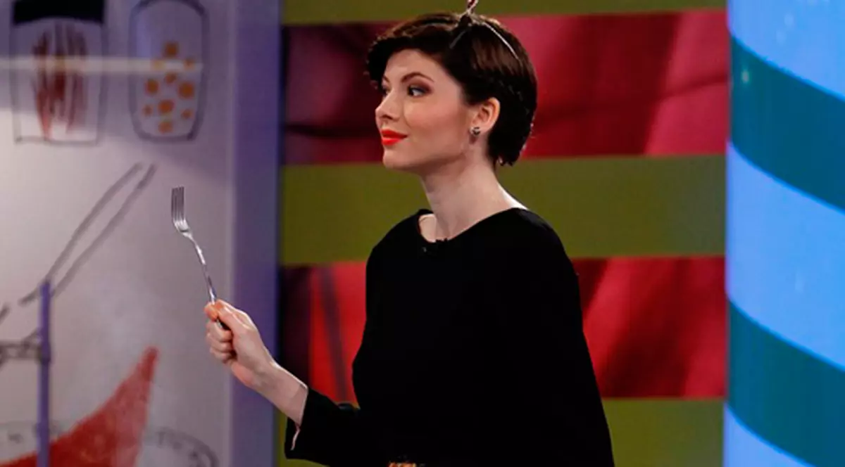 Anca Lungu îi propune unui concurent „Junior Chef” să lucreze împreună la prima ei carte de bucate