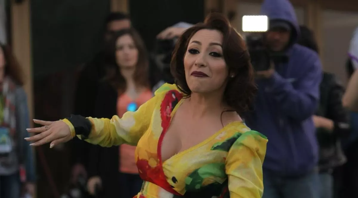 ŞTIE SĂ CÂNTE, dar E CERTATĂ cu LIMBA ROMÂNĂ! CE GREŞEALĂ DE EXPRIMARE A FĂCUT ANDRA?