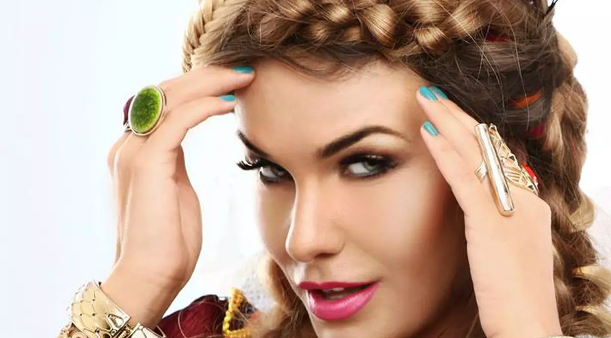 Anna Lesko S-A ÎNTORS PE SCENĂ! ARATĂ DEMENŢIAL, la nici o lună de când a născut | VIDEO