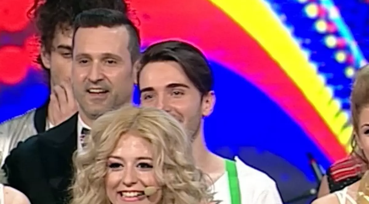 ROMÂNII AU TALENT |  Mihai s-a uitat la ea TOT TIMPUL! Uite ce BLONDĂ i-a luat MINŢILE