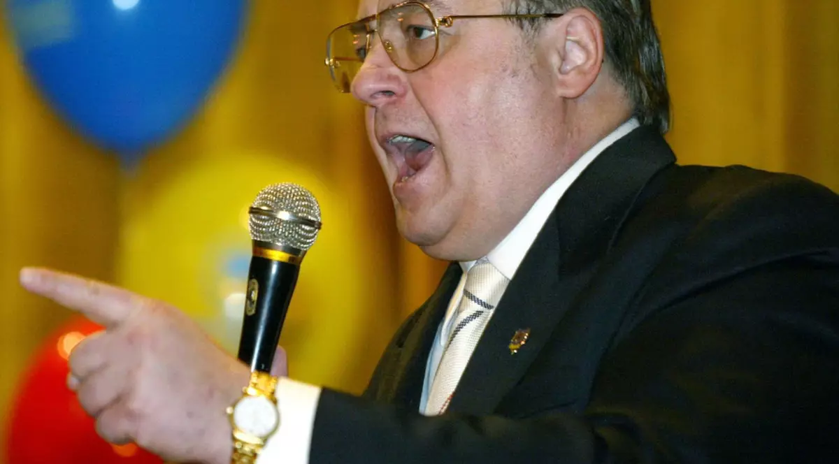 Vadim îşi pregăteşte trecerea la catedră