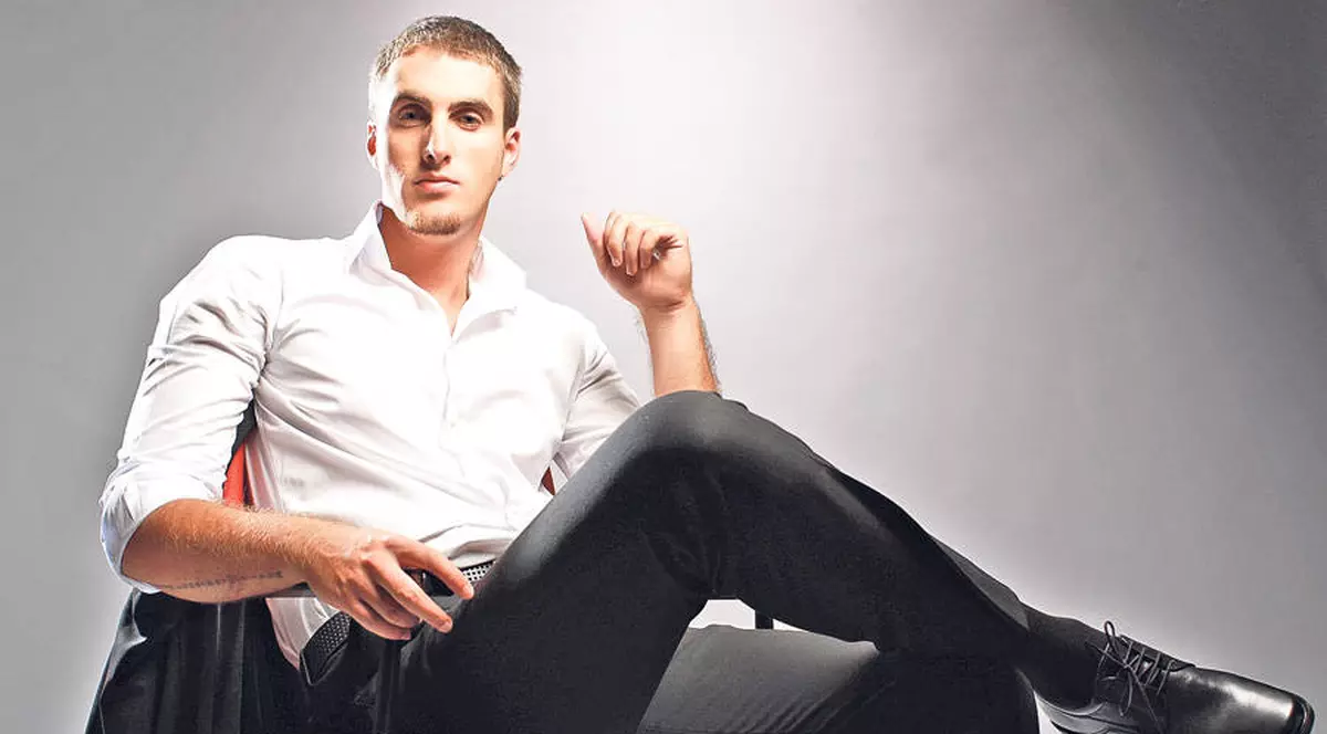 EXCLUSIV/Ernest a fost un adolescent rebel. Petrecerile de Revelion se lăsau mereu cu scandal