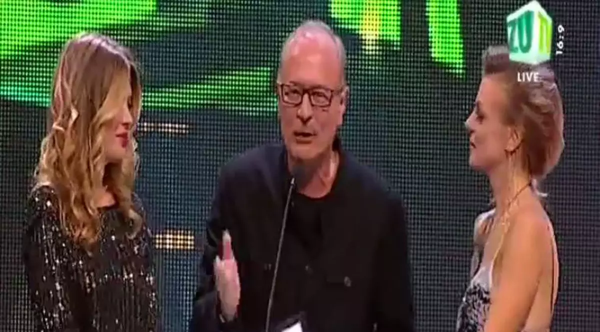 AU FĂCUT SENZAŢIE! Jojo şi Gina Pistol S-AU SĂRUTAT la ZUMA | FOTO