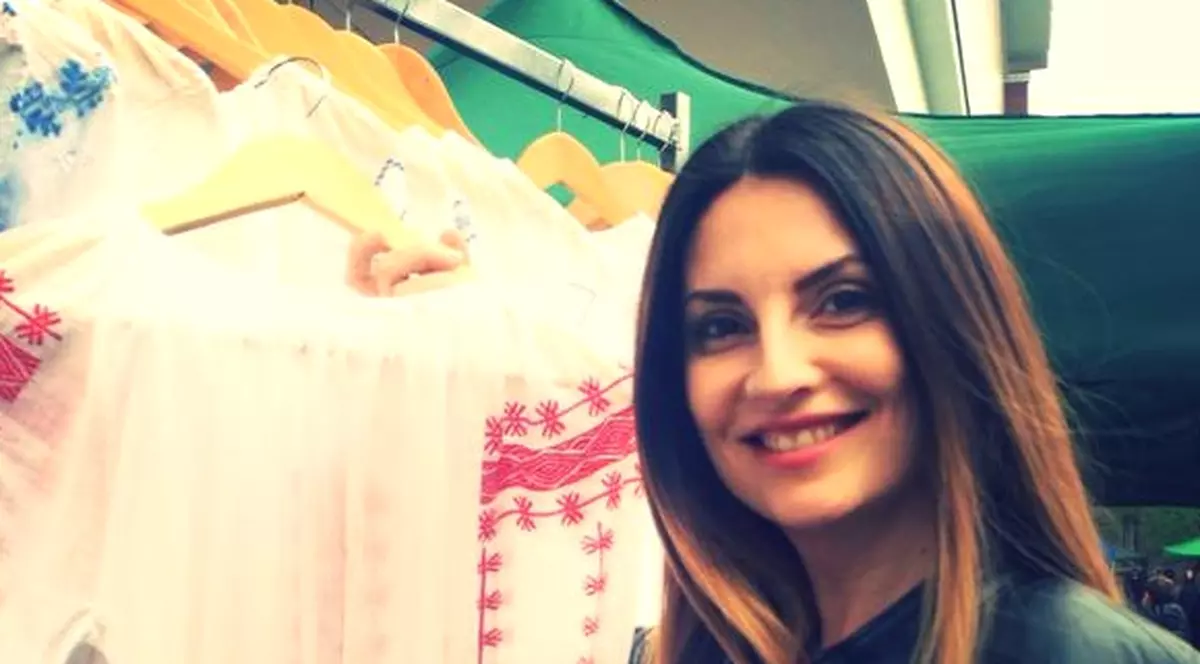 "Unii americani CRED CĂ ROMÂNIA E UN ORAŞ ÎN ITALIA", mărturiseşte cântăreaţa Alina Chelaru (IamAlina)