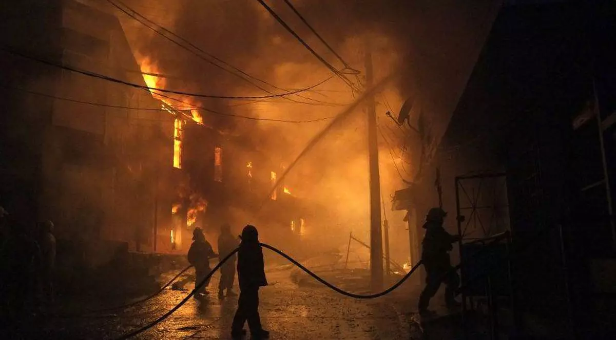 ALERTĂ în CLUJ! Un INCENDIU de PROPORŢII a BLOCAT ACCESUL la Spitalul de URGENŢĂ