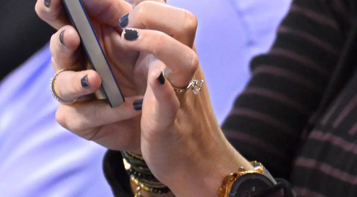 A plătit peste 3.100 de euro pentru un album muzical care costa numai 11 euro, descărcat de pe internet. Uite cum a fost posibil!