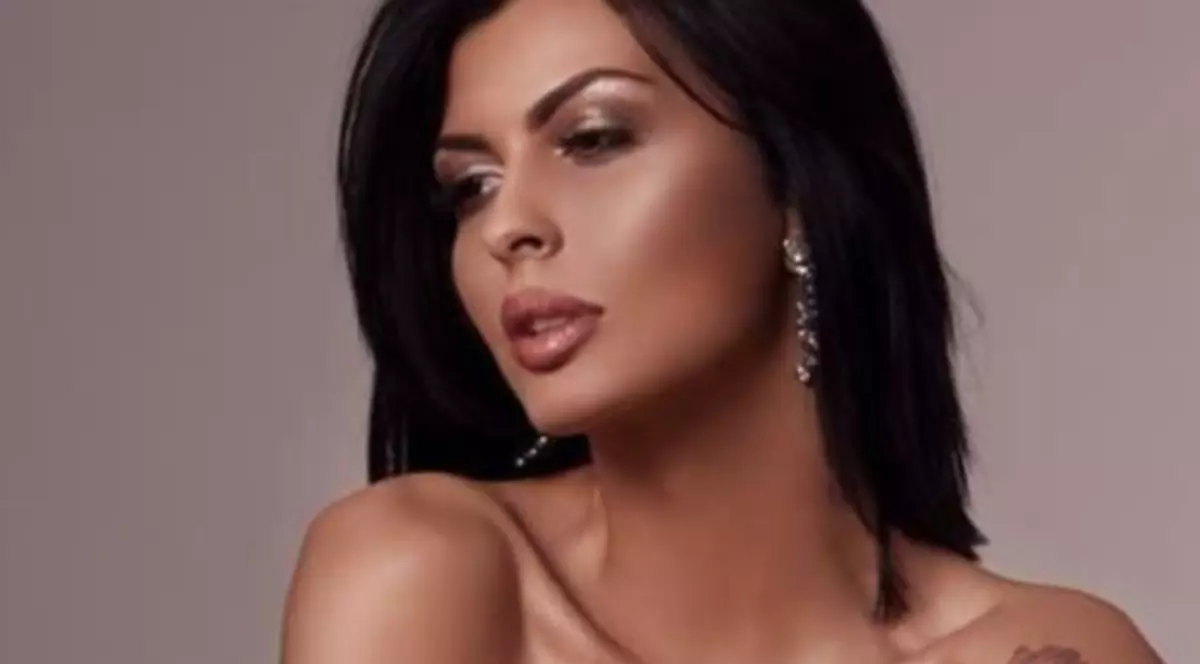 INCENDIAR! Mădălina Pamfile A POZAT TOPLESS ŞI A POSTAT IMAGINILE PE INTERNET | FOTO INTERZIS CARDIACILOR