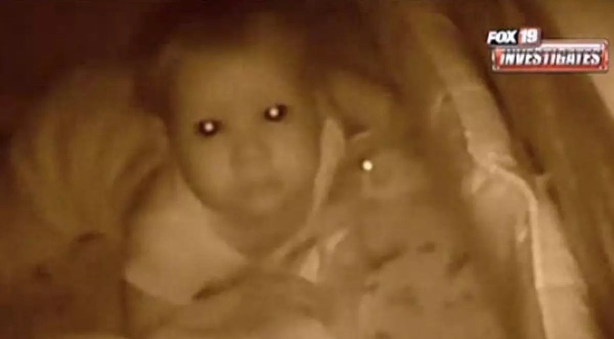 PĂRINŢII au fost ÎNGROZIŢI! Ce s-a ÎNTÂMPLAT, NOAPTEA, în CAMERA unui BEBELUŞ de 10 luni | VIDEO