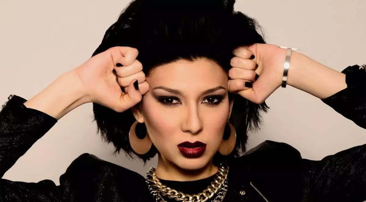 PREMIERĂ LIBERTATEA.RO | ROXANNE lansează single-ul de debut "Iubim ca-n filme"