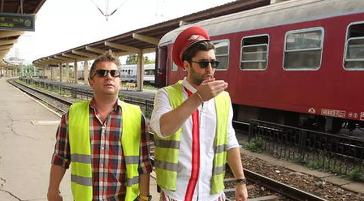 O nouă LOVITURĂ! Smiley şi Pavel Bartoş PLEACĂ de la PRO TV la CONCURENŢĂ? 