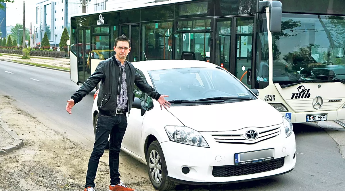 Ţi-ai avariat maşina în gropi? Noi îţi spunem de la cine îţi recuperezi banii cheltuiţi pentru reparaţii