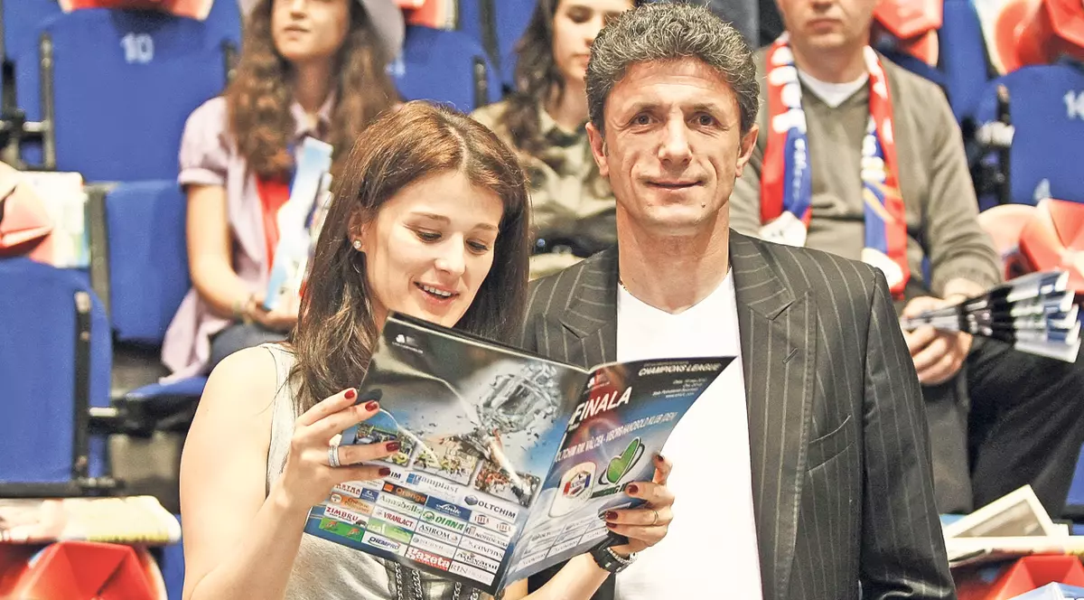 EXCLUSIV LIBERTATEA | Face pe avocata doar ca să-şi viziteze soţul când are chef