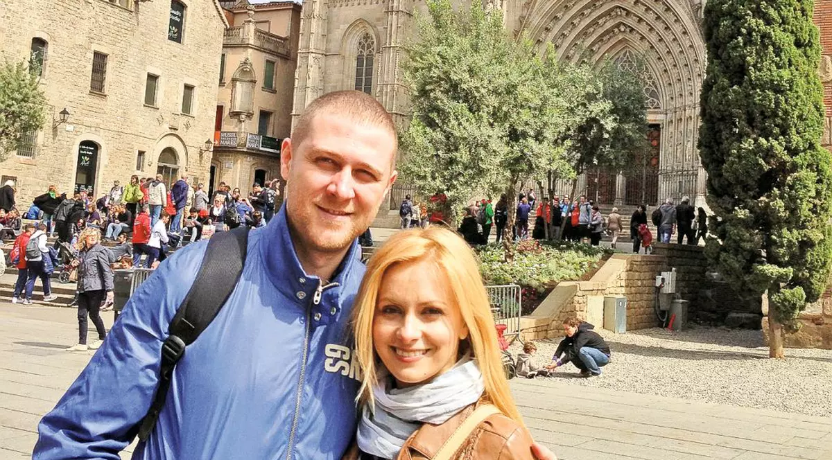 Simona Gherghe s-a răcorit cu sangria | FOTO