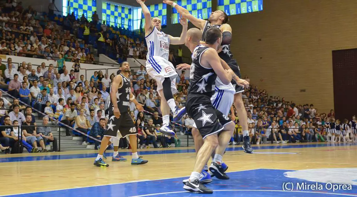 VIDEO / Ce reușită fabuloasă pentru România! A înscris de la 26 de metri