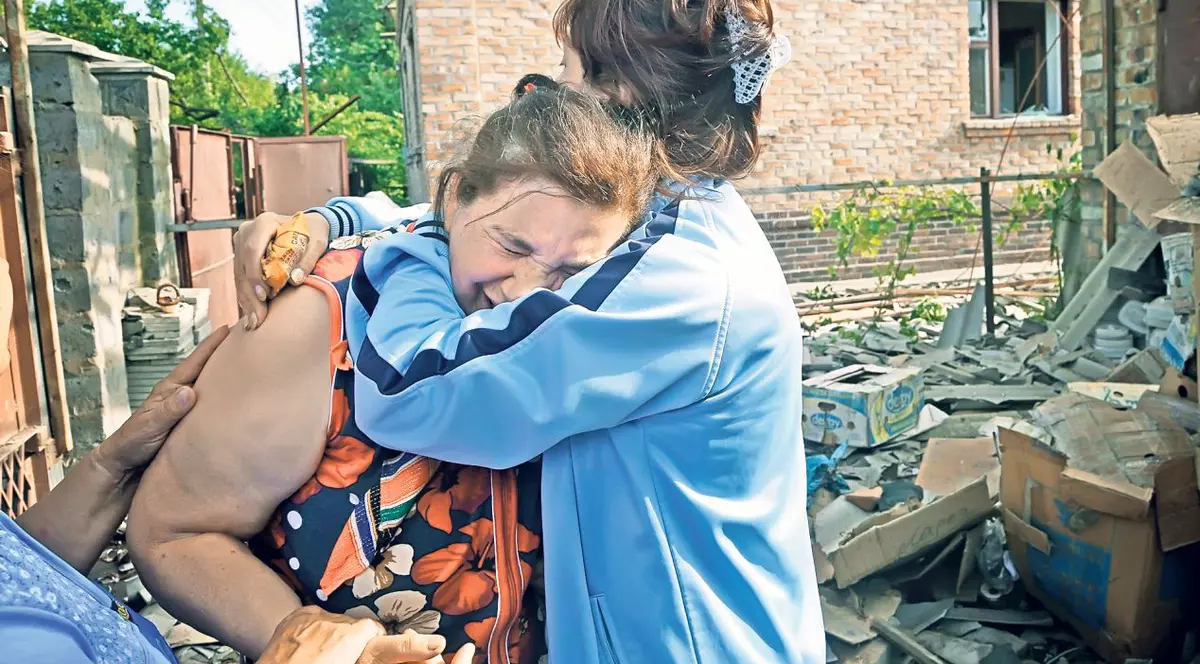 Asta face războiul civil! Oamenii din Slaviansk au pierdut tot ce au agonisit din cauza confruntărilor violente din oraşul lor