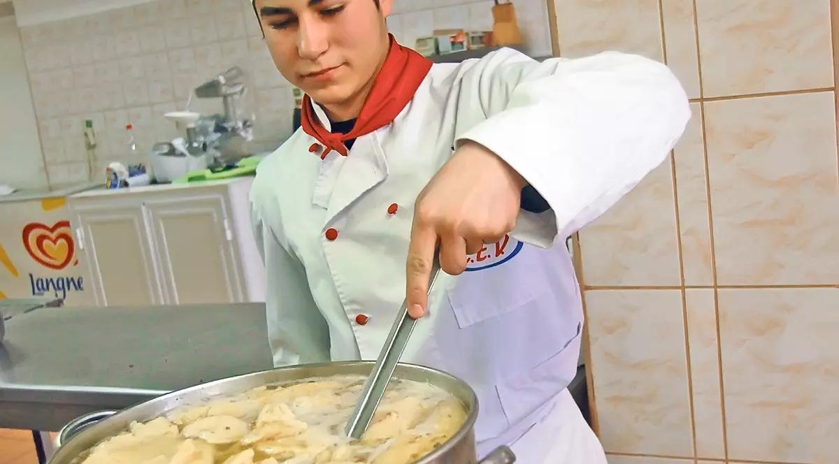 Totul despre ÎNSCRIEREA LA LICEU - Episodul 5 | Mergi la şcoală, iei 200 de lei