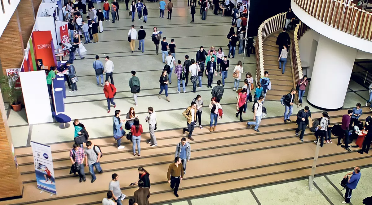 INGINERII îşi găsesc SLUJBE cel mai uşor! Cererea pentru absolvenţii de STUDII TEHNICE este în creştere