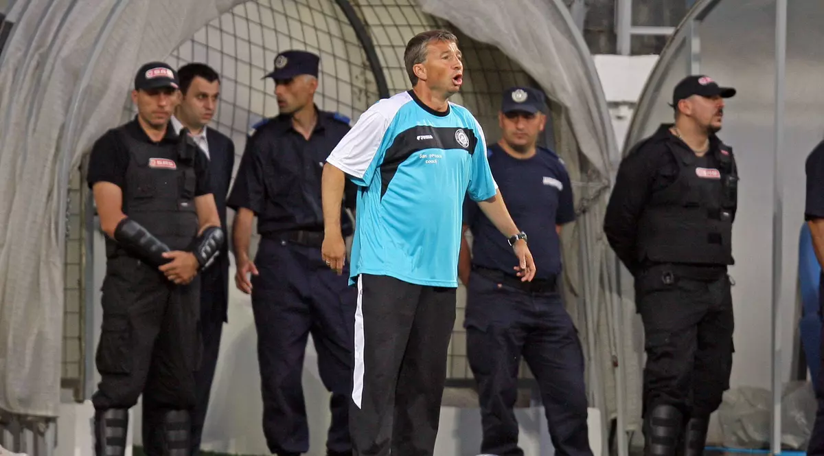 Dan Petrescu nu duce lipsă de oferte: e pe lista unei super-puteri