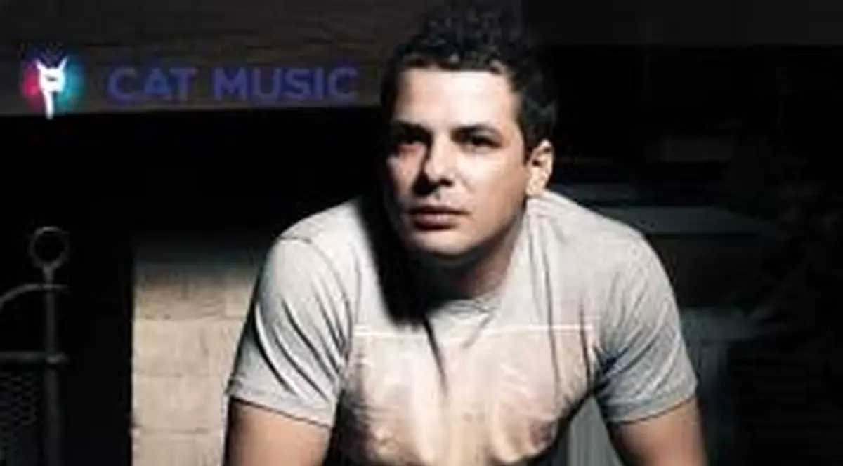Nick Kamarera a scos un single nou, cu frumoasa EiLA, Weekend de Vară! VIDEO