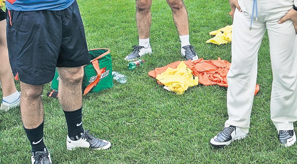 Gigi Becali a lucrat pe şest la Academia de Fotbal a naşului său Gică Hagi?