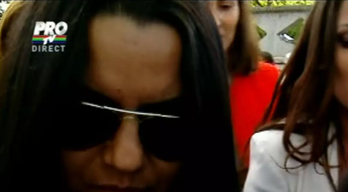 PRIMELE CUVINTE ale MAMEI LUI CARMEN, fiica lui ADRIAN MINUNE, după ce fata a fugit de acasă. Ce a spus FEMEIA, cu DURERE ÎN SUFLET!