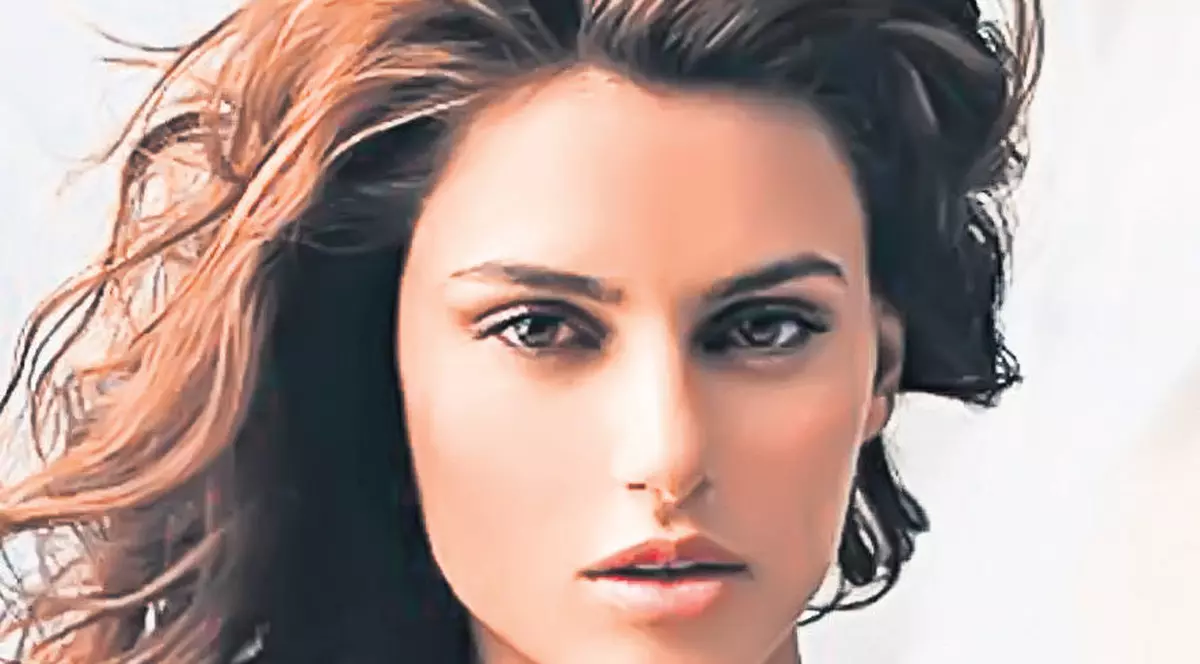 Catrinel Menghia îşi DOREŞTE ASTA cu ardoare. Ce BĂRBAT nu ar vrea să-i SATISFACĂ dorinţa: "Îmi TREMURĂ corpul când mă gândesc"