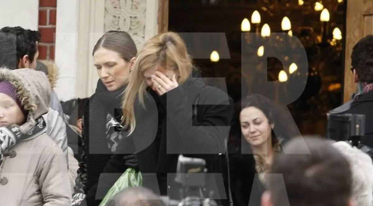 Dana Rogoz este în DOLIU! Tatăl vedetei a MURIT!