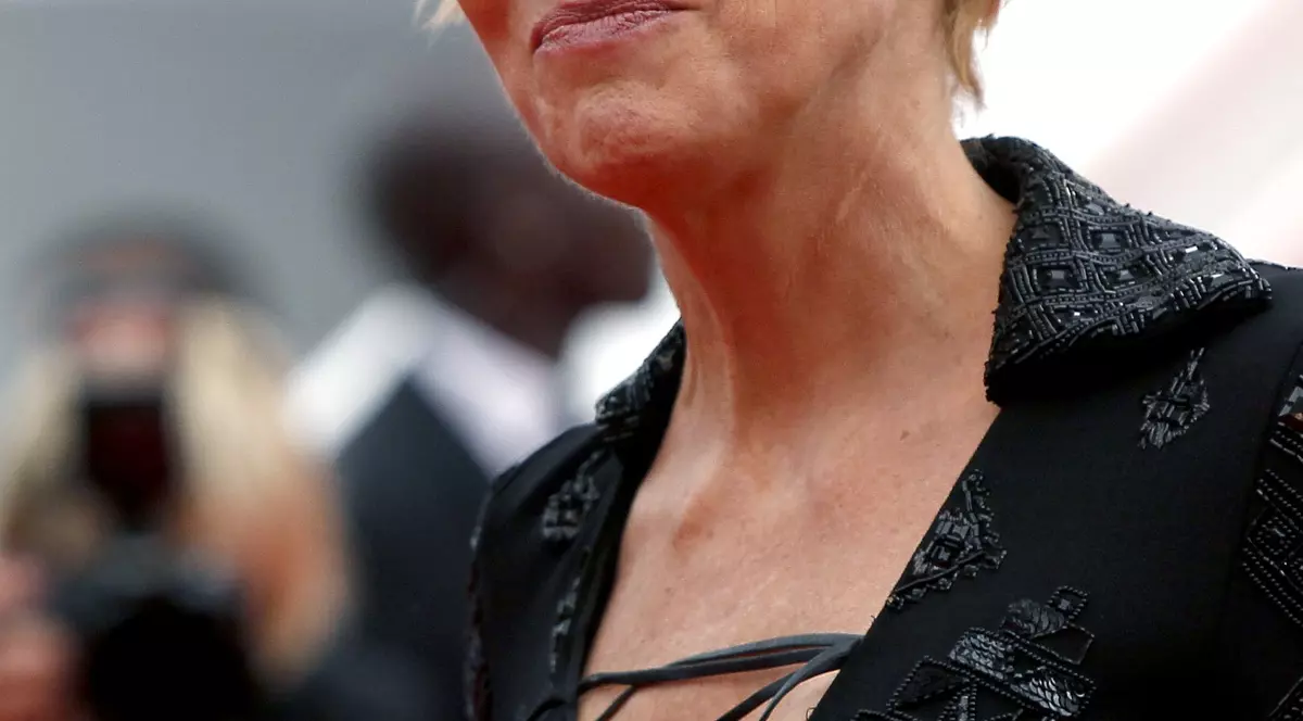 Sharon Stone, APARIŢIE DE COŞMAR pe covorul roşu. Diva este NĂPĂDITĂ DE CELULITĂ | FOTO