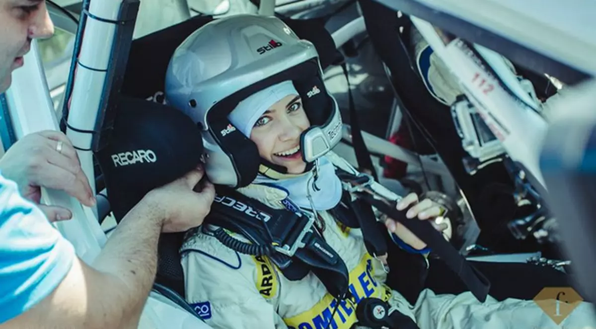 Un top model la raliu: ”Am crezut că mor când ne-am luat zborul”