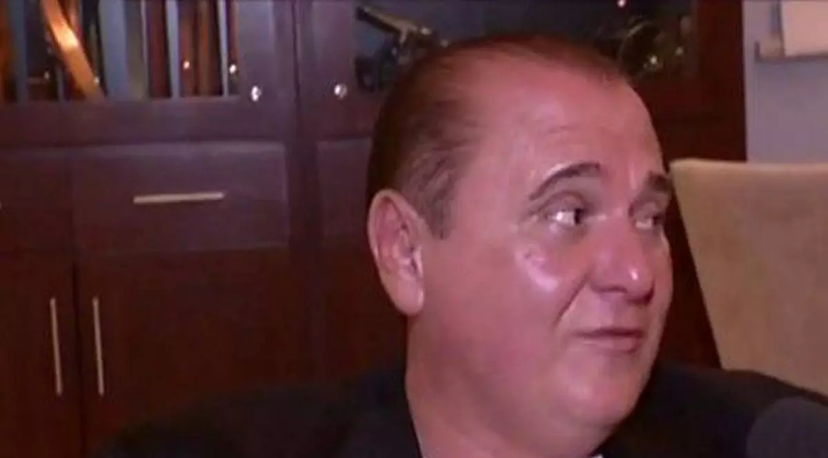 Nick Rădoi nu mai iese din casă după ce a fost persiflat de Vica Blochina