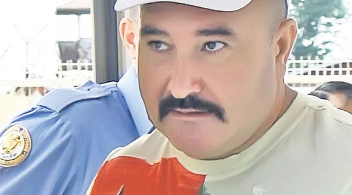 Acuzat de săvârşirea mai multor infracţiuni cu violenţă, Nuţu Cămătaru va fi judecat în arest la domiciliu